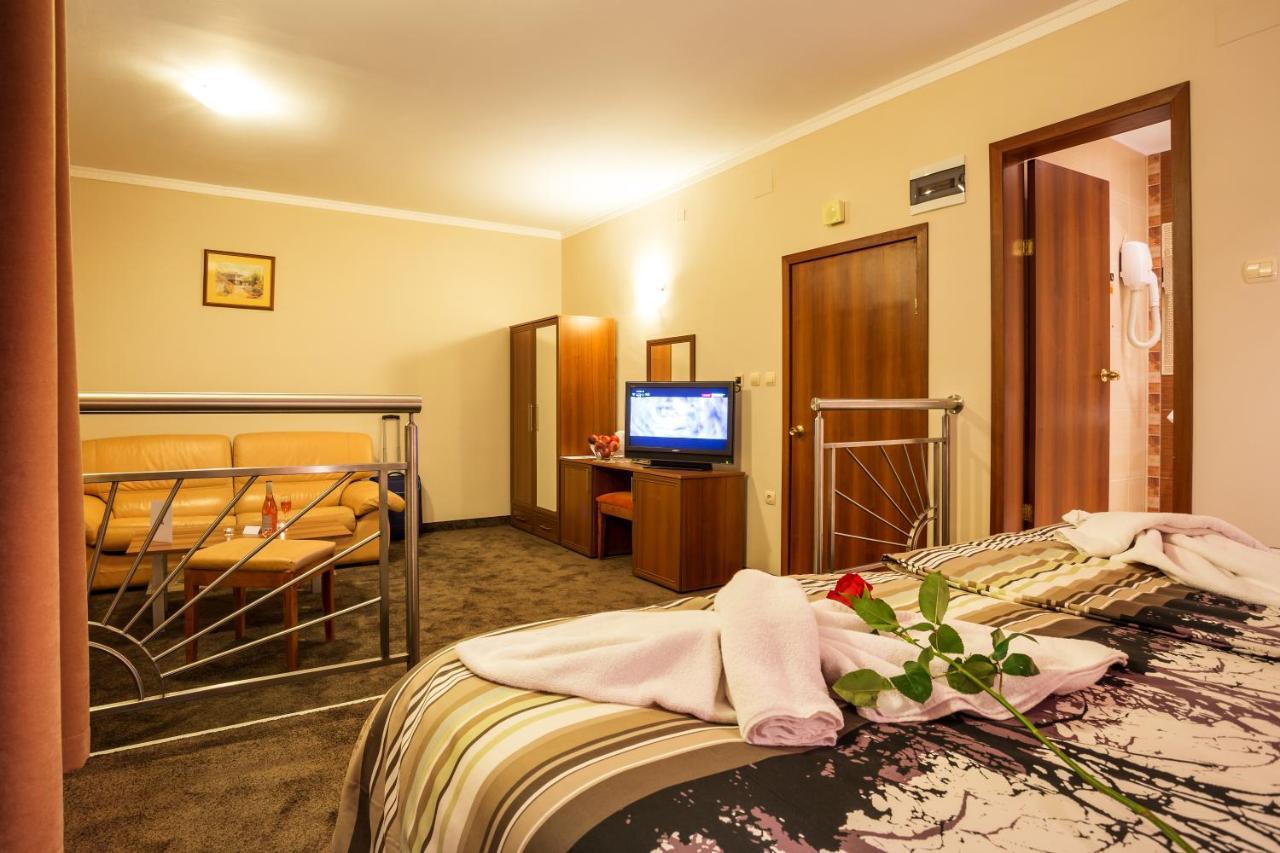 Family Hotel Romantika Velingrad Kültér fotó