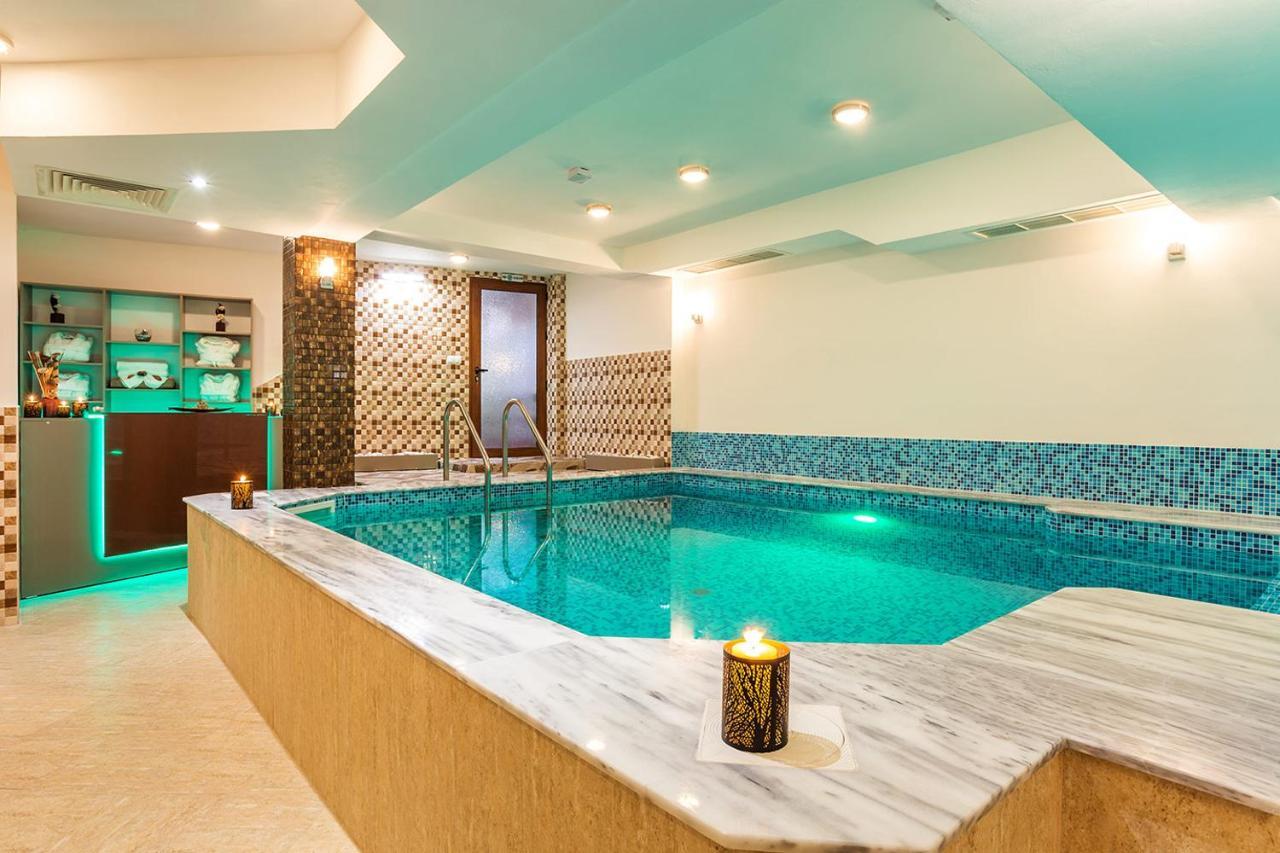 Family Hotel Romantika Velingrad Kültér fotó
