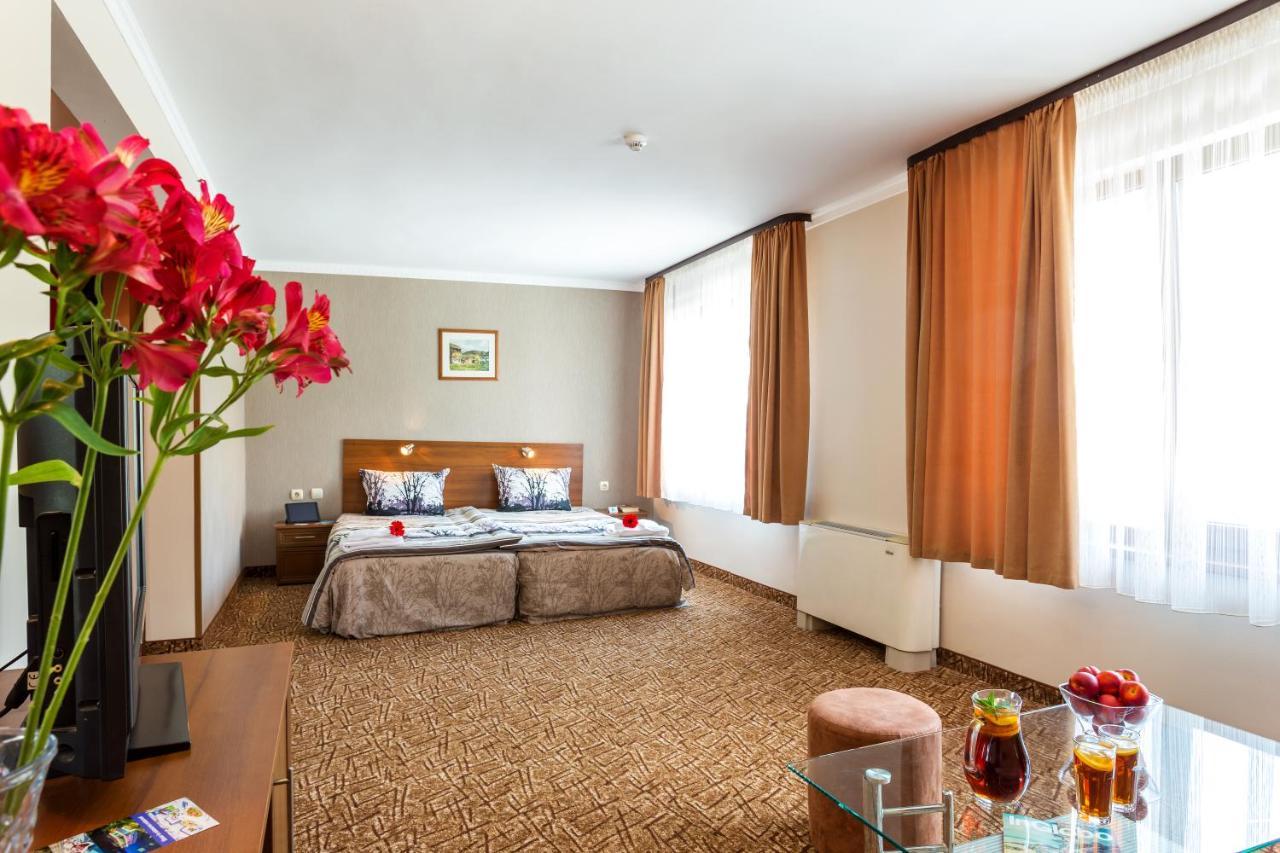 Family Hotel Romantika Velingrad Kültér fotó