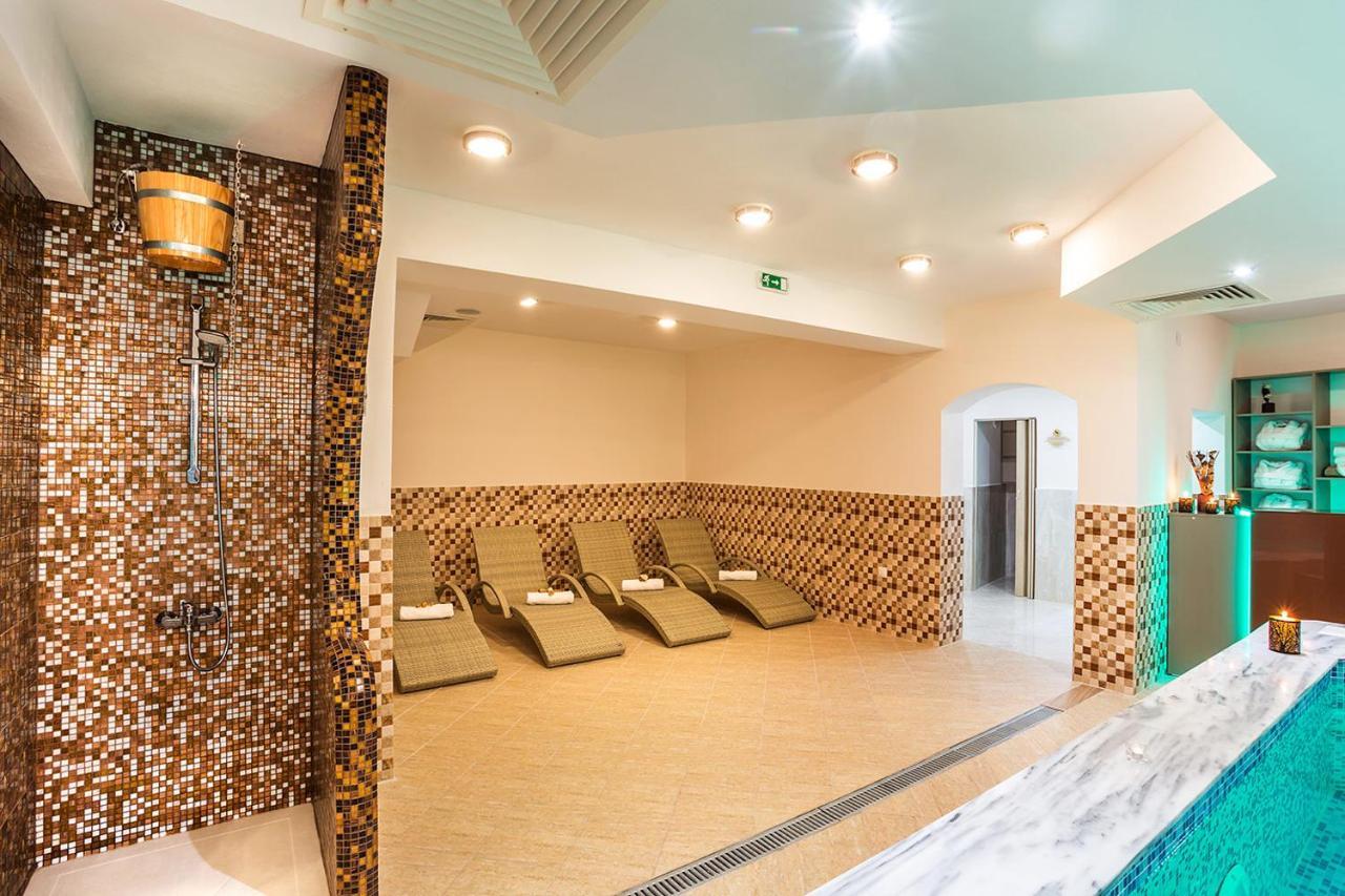 Family Hotel Romantika Velingrad Kültér fotó