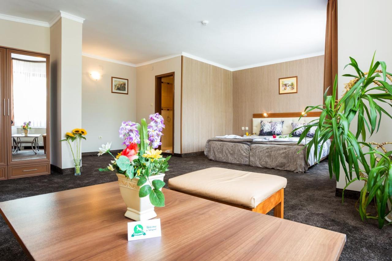 Family Hotel Romantika Velingrad Kültér fotó